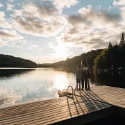 Découvrez 10 magnifiques chalets à louer au bord de l'eau