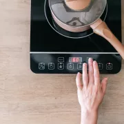 Les 5 meilleures plaques de cuisson électriques (2025)