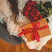 30+ idées cadeaux de Saint-Valentin pour femme (2026)