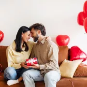 30+ Idées cadeaux Saint-Valentin pour homme (2026)