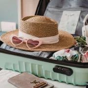 50+ indispensables de voyage pour ne rien oublier (2026)