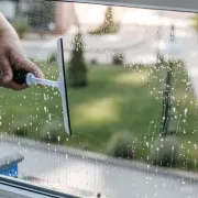Les 5 meilleurs produits pour laver les vitres extérieures (2026)