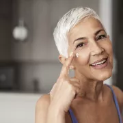 Les 4 meilleures crèmes anti-âge (2026)