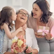 15 idées cadeaux pour la fête des mères à moins de 50$