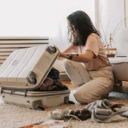 50+ indispensables de voyage pour ne rien oublier (2026)