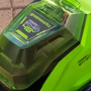 Gros rabais aujourd'hui sur cette tondeuse à batterie Greenwork !