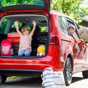 6 jeux amusants pour passer le temps en voiture (2026)