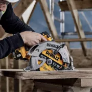 Aubaines DeWalt : Jusqu’à 42% de rabais sur les meilleurs outils sans fil