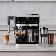 Amateurs de café : De'Longhi lance une nouvelle machine à 400$ qui peut tout faire